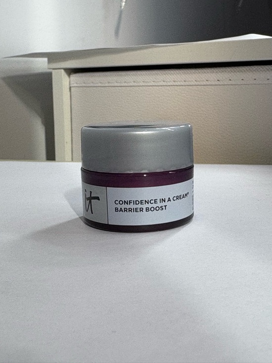 it cosmetics Other - 10/$60: IT Cosmetics Confidence in a Cream Barrier Boost 7mL BNIB